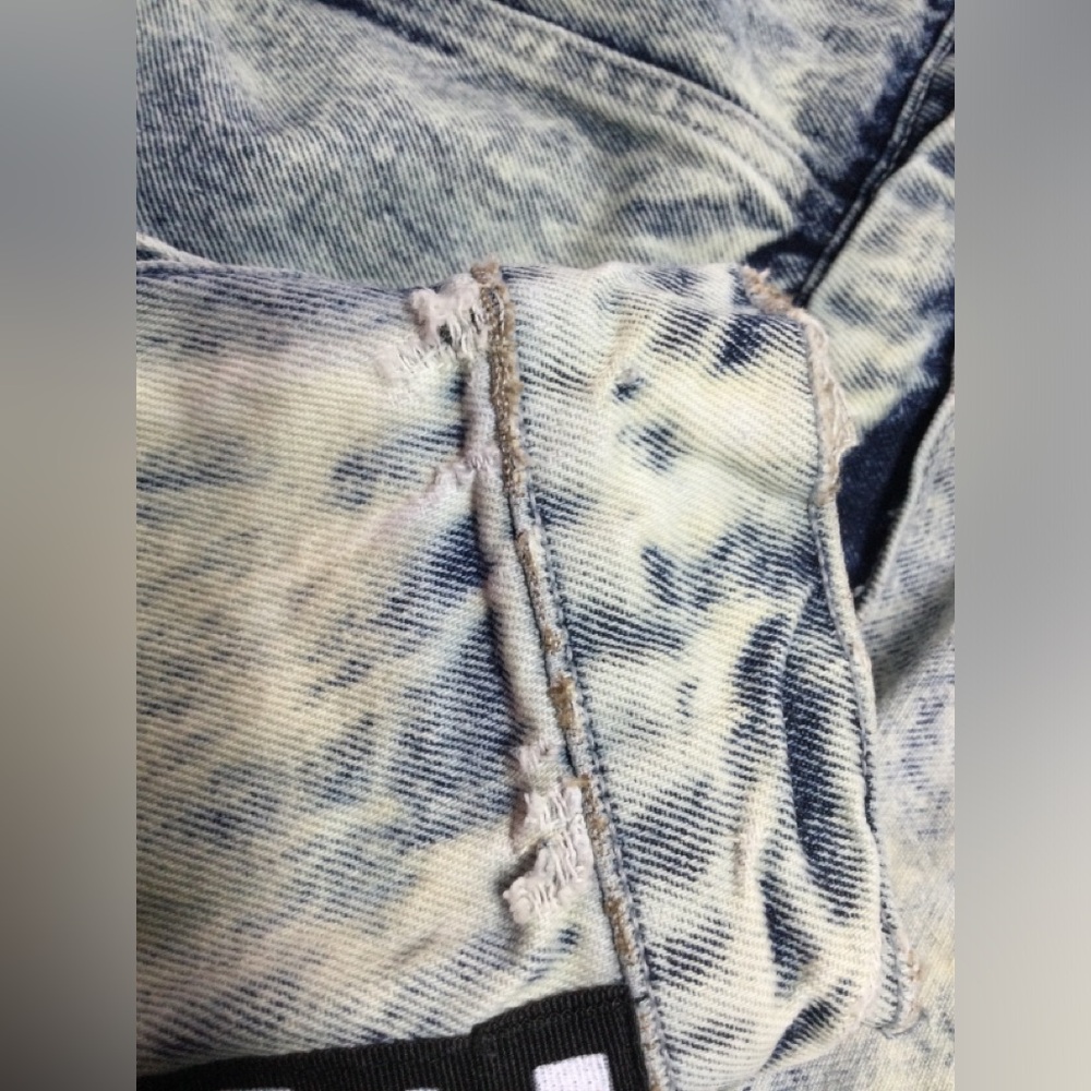 Echo Unlimited Jean Jacket. Size L - Picture 10 of 13